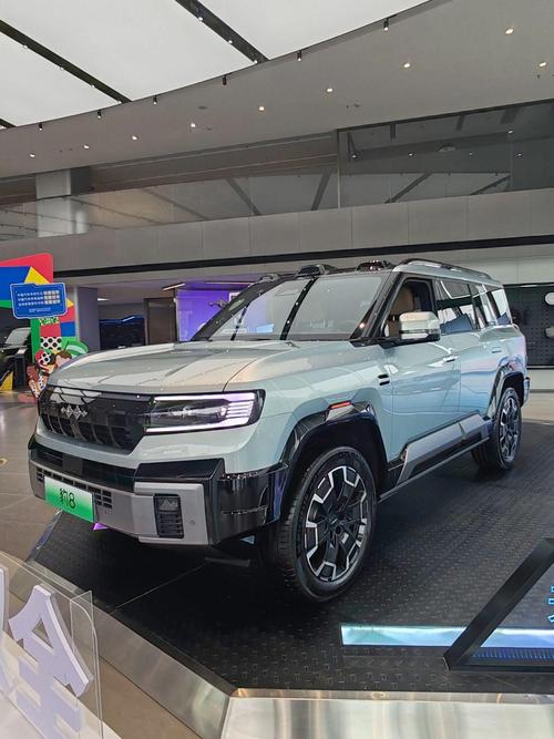 重庆267比亚迪方程豹硬派越野的爆款，英菲尼迪35周年与你共成长